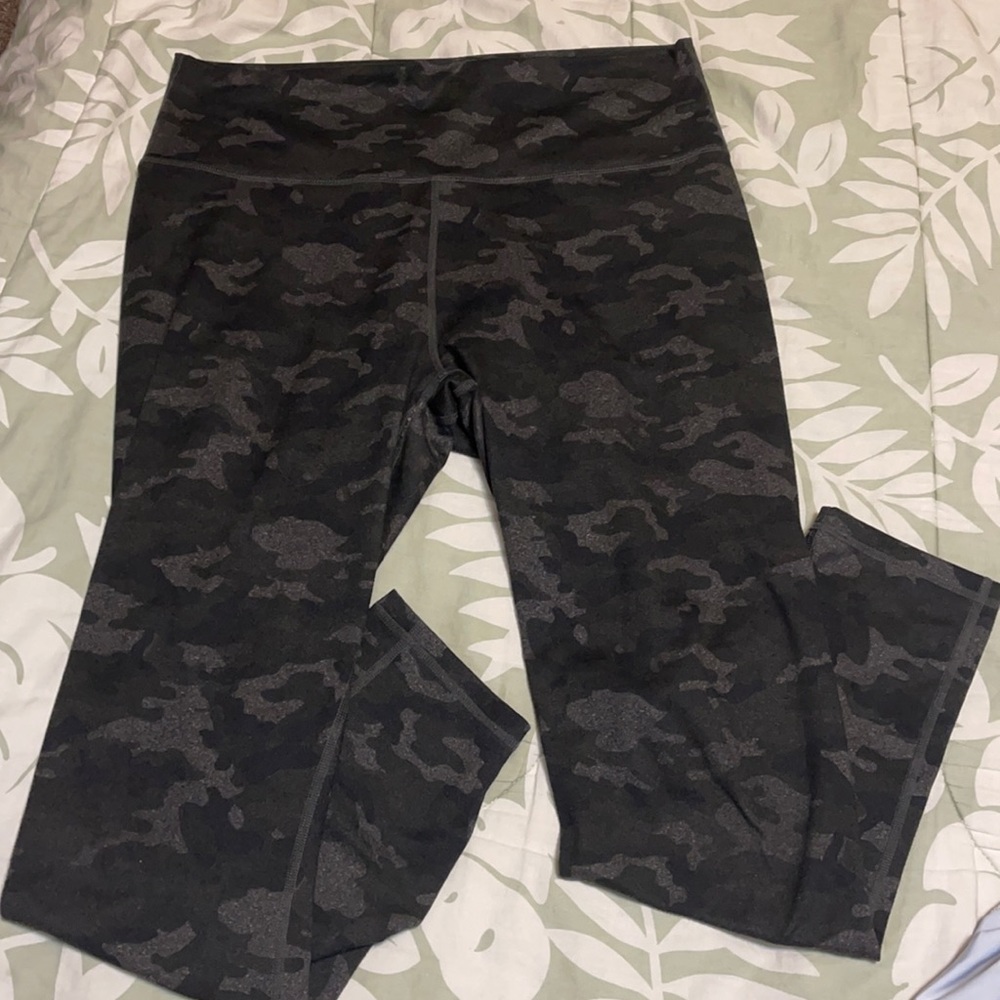 Fabletics High-Waisted PowerHold® 7/8 leggings